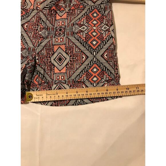 International concepts Aztec tribal print women's shorts Size 4P Funky beachy - Picture 5 of 6